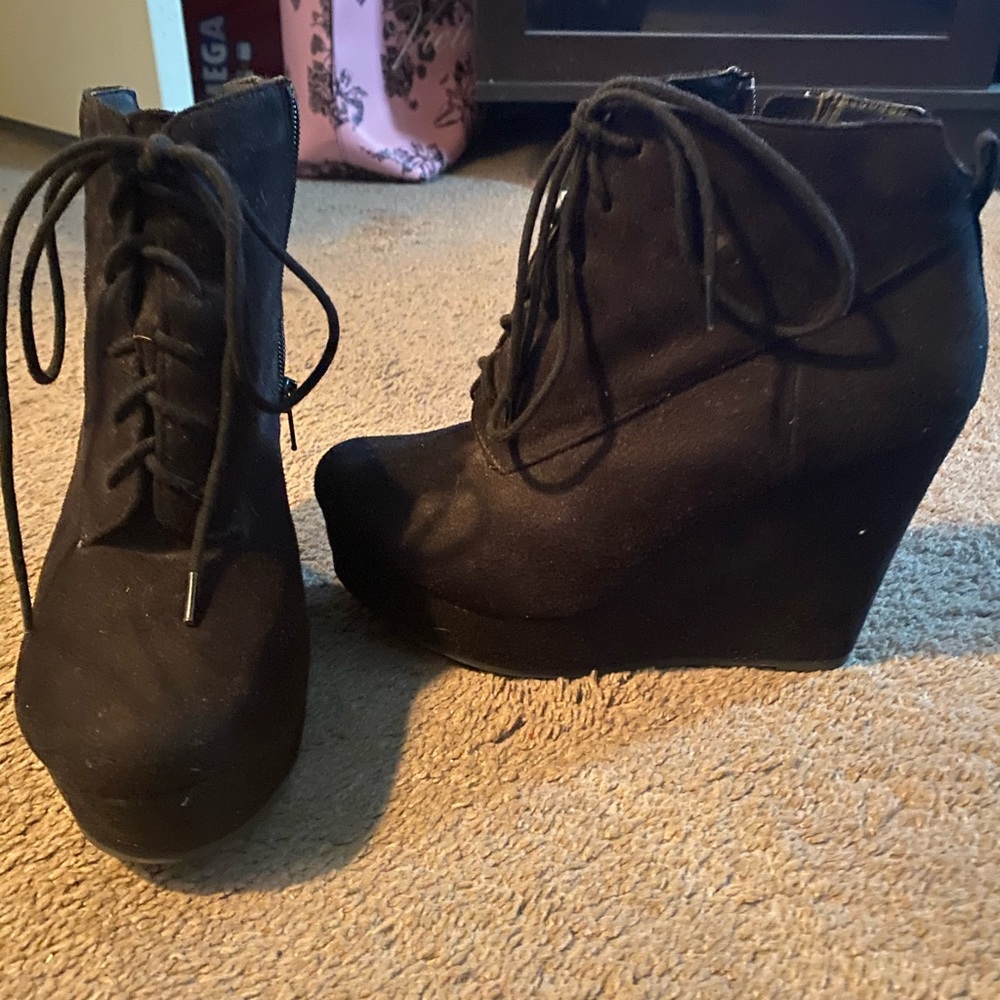 Womens shoes.